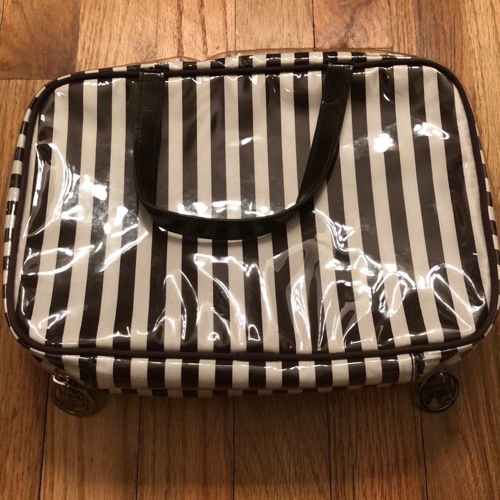 Henri bendel travel bag
